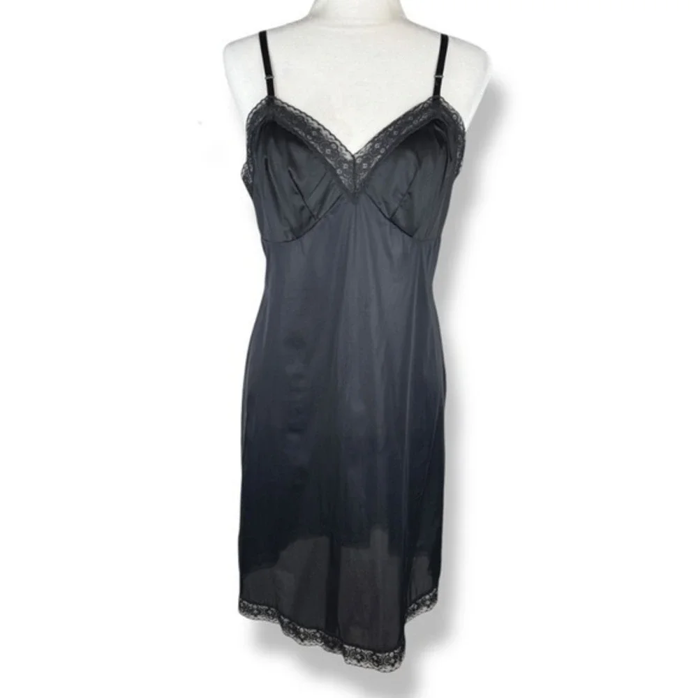 Vintage Vanity Fair Babydoll Satin Lace Slip‎ Dress Fits Size Medium Lingerie